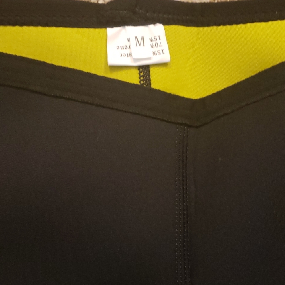 Clothes - Picture 3 of 4
